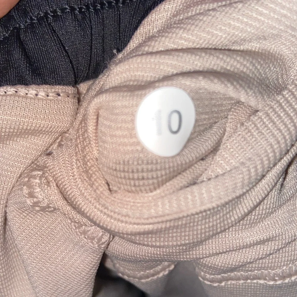 Lululemon Hotty Hot Short